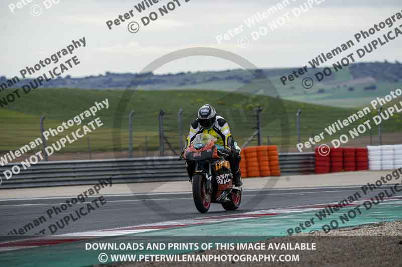 cadwell no limits trackday;cadwell park;cadwell park photographs;cadwell trackday photographs;enduro digital images;event digital images;eventdigitalimages;navarra;no limits trackdays;peter wileman photography;racing digital images;trackday digital images;trackday photos